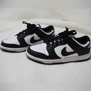 Nike Panda Dunks size 8